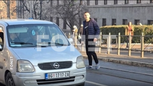 Automobilom kroz blokadu